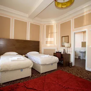 https://the-three-tuns-hotel-thirsk.yorkshirehotels.net